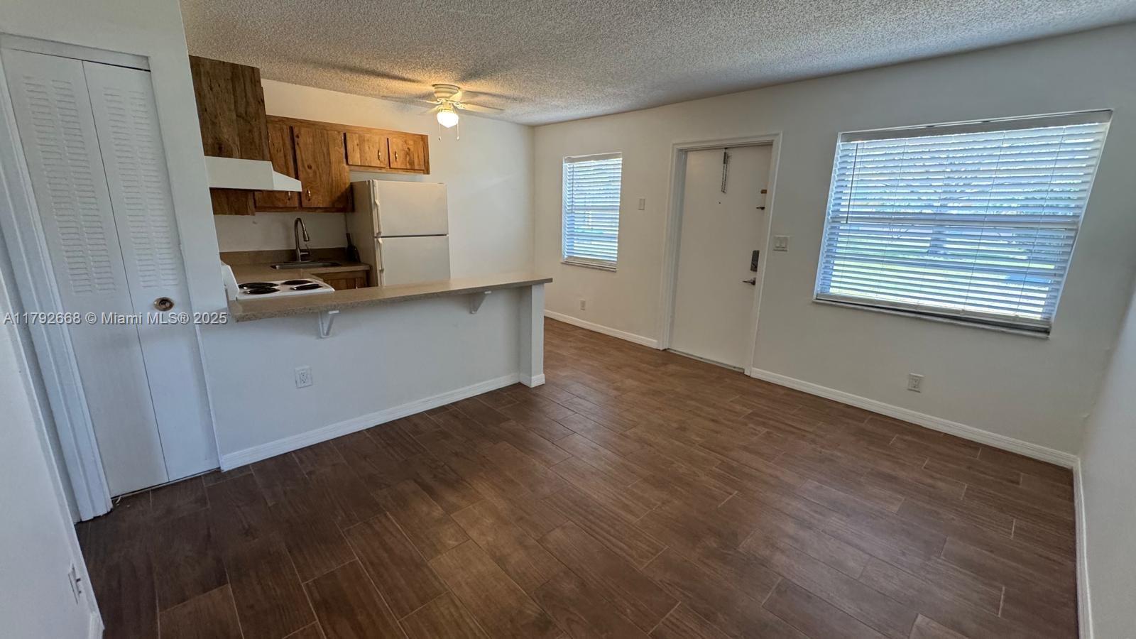 VILLAGE PARK AT OAKLAND C - Residential