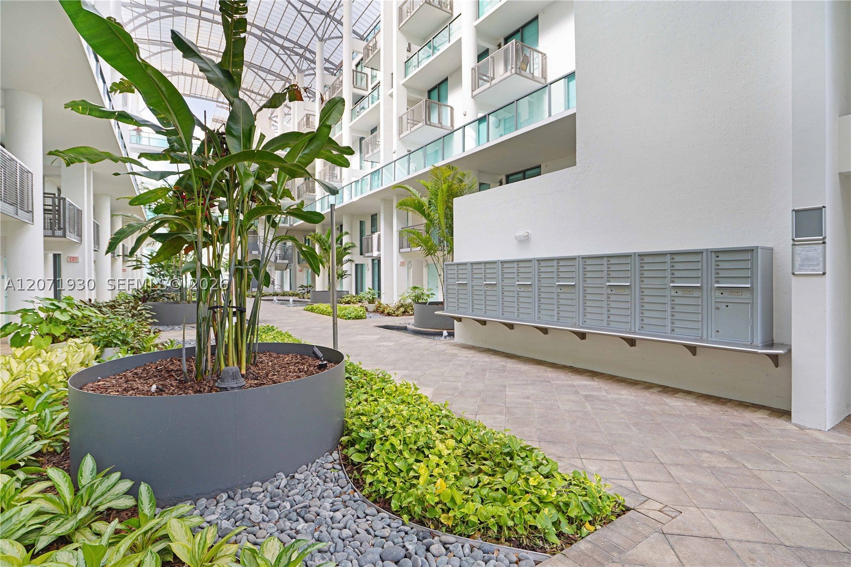 6000 Collins Ave 336