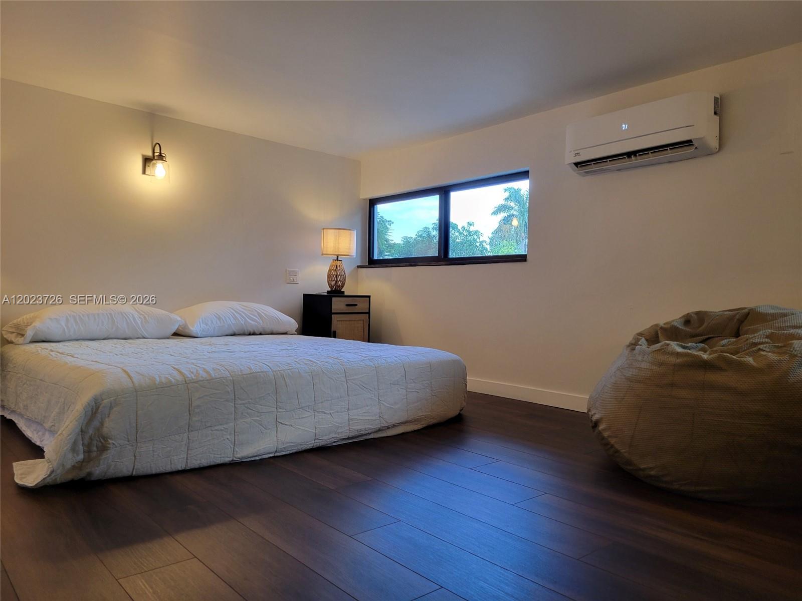 UNIVERSITY MNR - Residential Lease