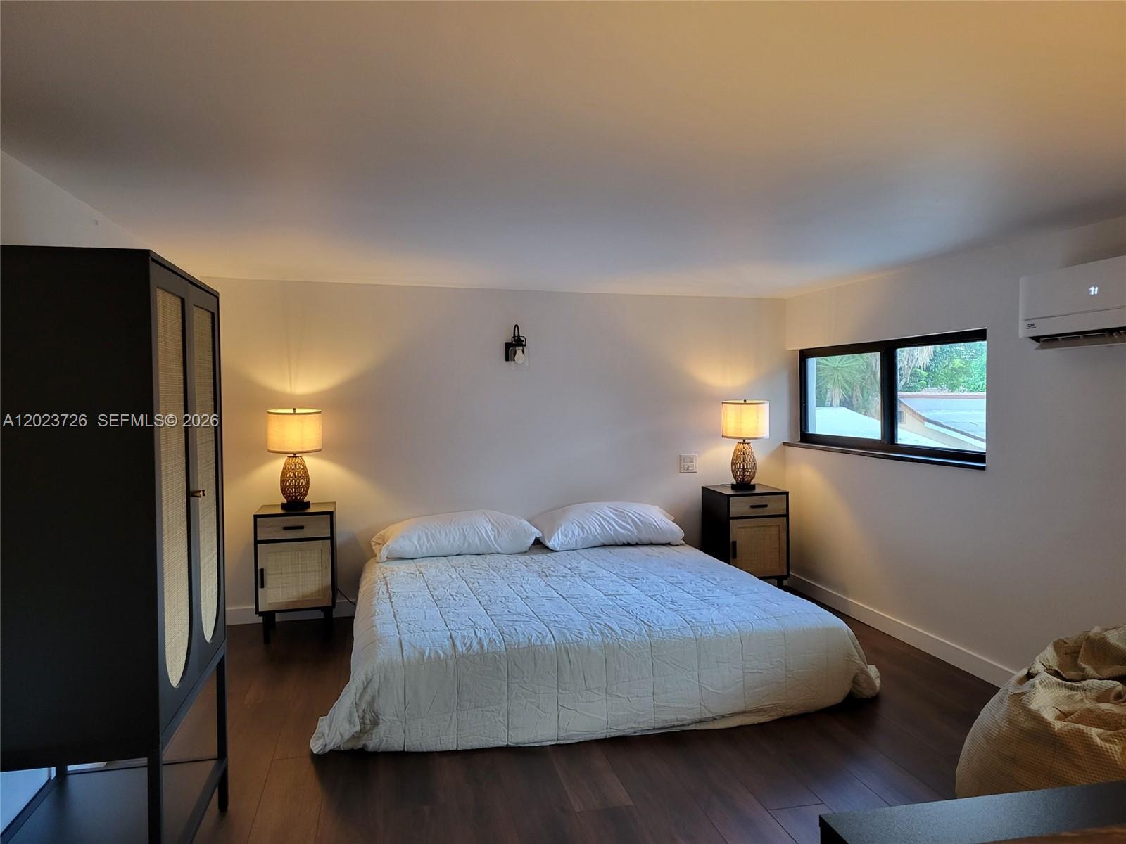 UNIVERSITY MNR - Residential Lease