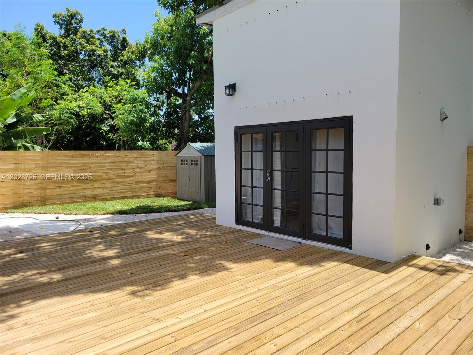 UNIVERSITY MNR - Residential Lease