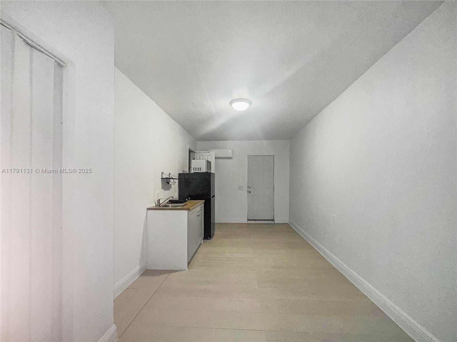 Rental Property at 9400 Nw 13th St 1, Pembroke Pines, Miami-Dade County, Florida - Bedrooms: 1 
Bathrooms: 1  - $1,500 MO.