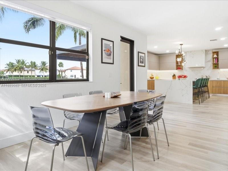 DORAL BREEZE - Residential