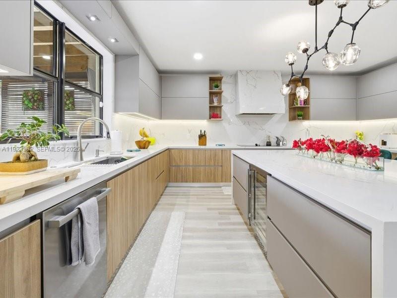 DORAL BREEZE - Residential