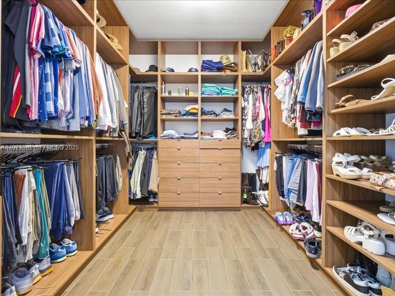 DORAL BREEZE - Residential