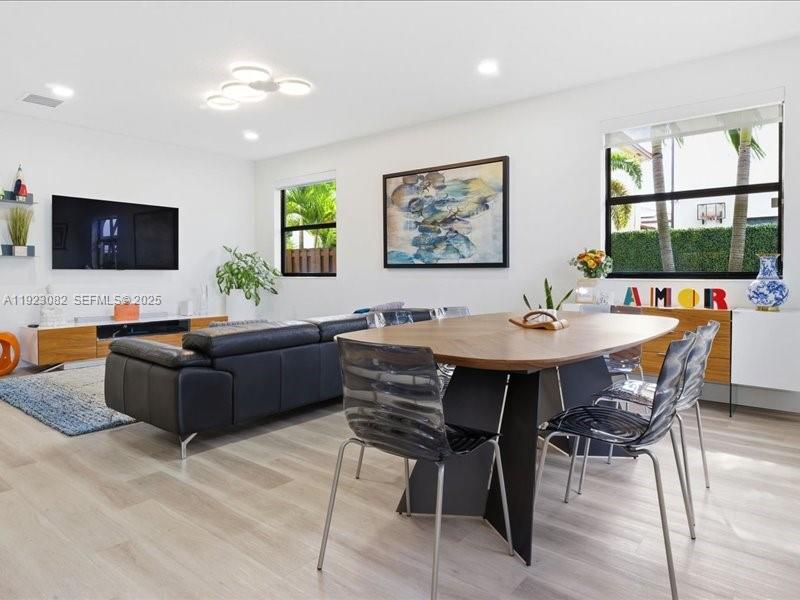 DORAL BREEZE - Residential