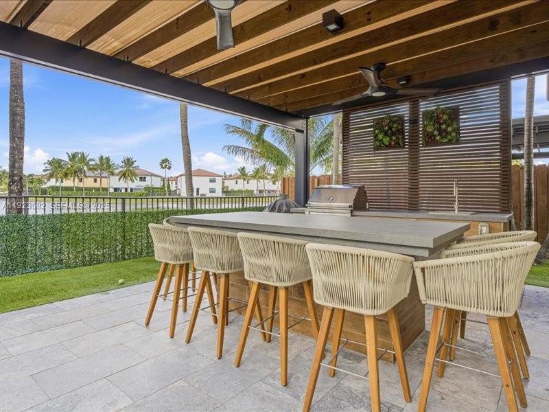 DORAL BREEZE - Residential