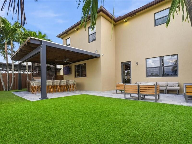 DORAL BREEZE - Residential