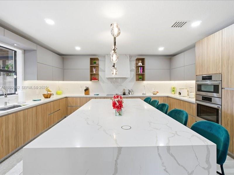 DORAL BREEZE - Residential