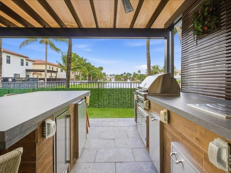 DORAL BREEZE - Residential