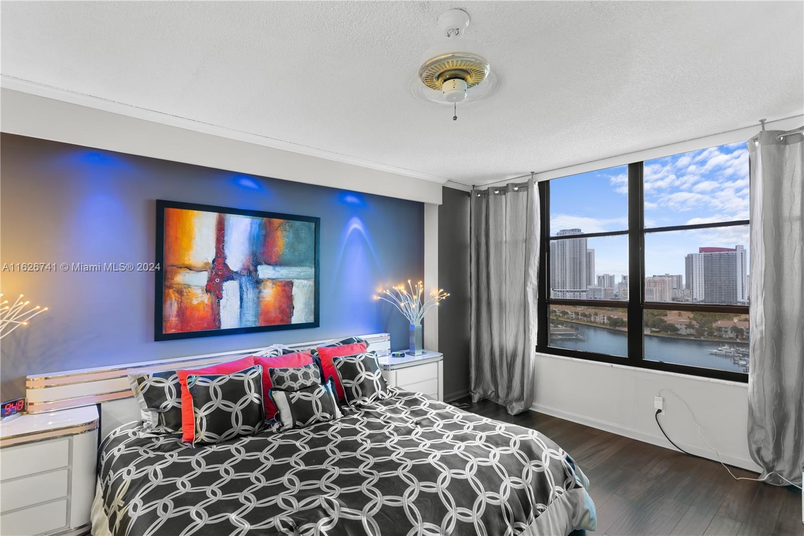 OLYMPUS CONDO - Residential