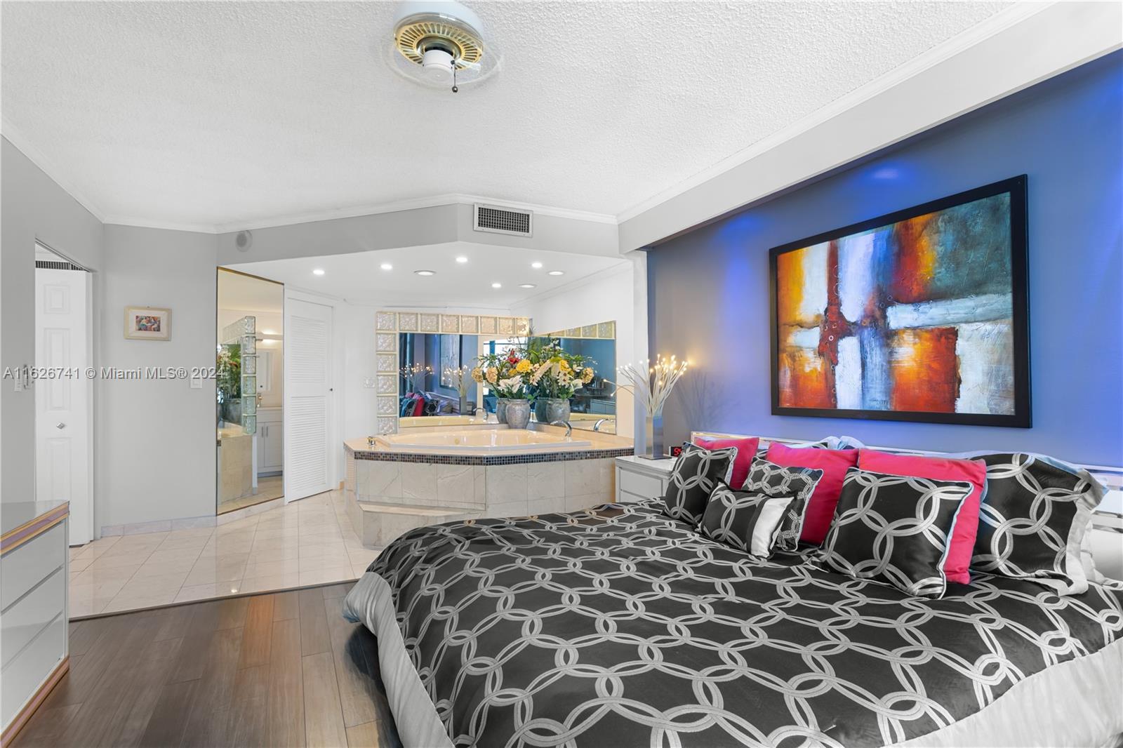 OLYMPUS CONDO - Residential