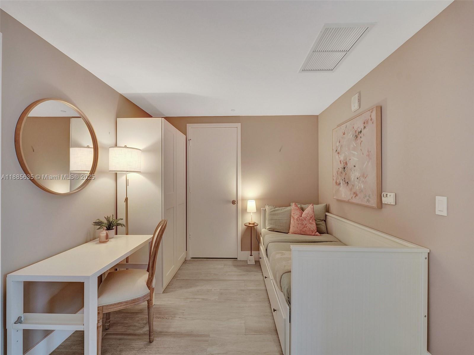 3401 MIDTOWN CONDO - Residential Lease