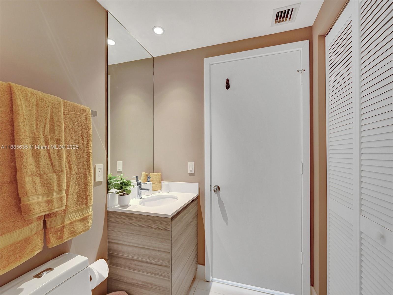 3401 MIDTOWN CONDO - Residential Lease