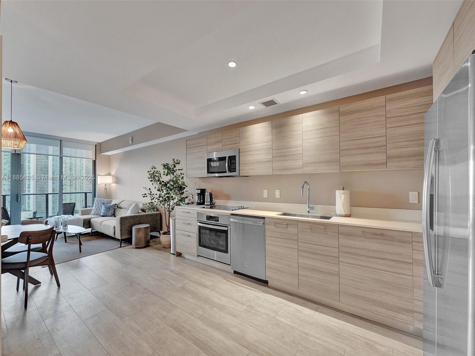 3401 MIDTOWN CONDO - Residential Lease