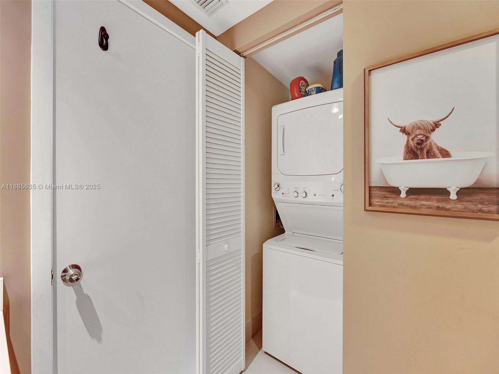 3401 MIDTOWN CONDO - Residential Lease