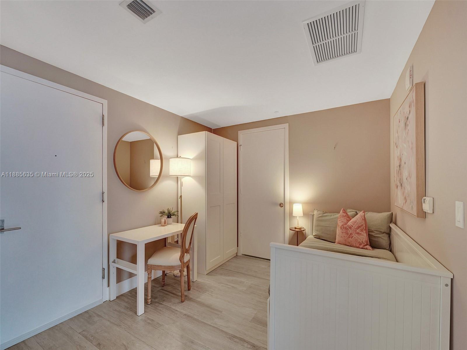 3401 MIDTOWN CONDO - Residential Lease