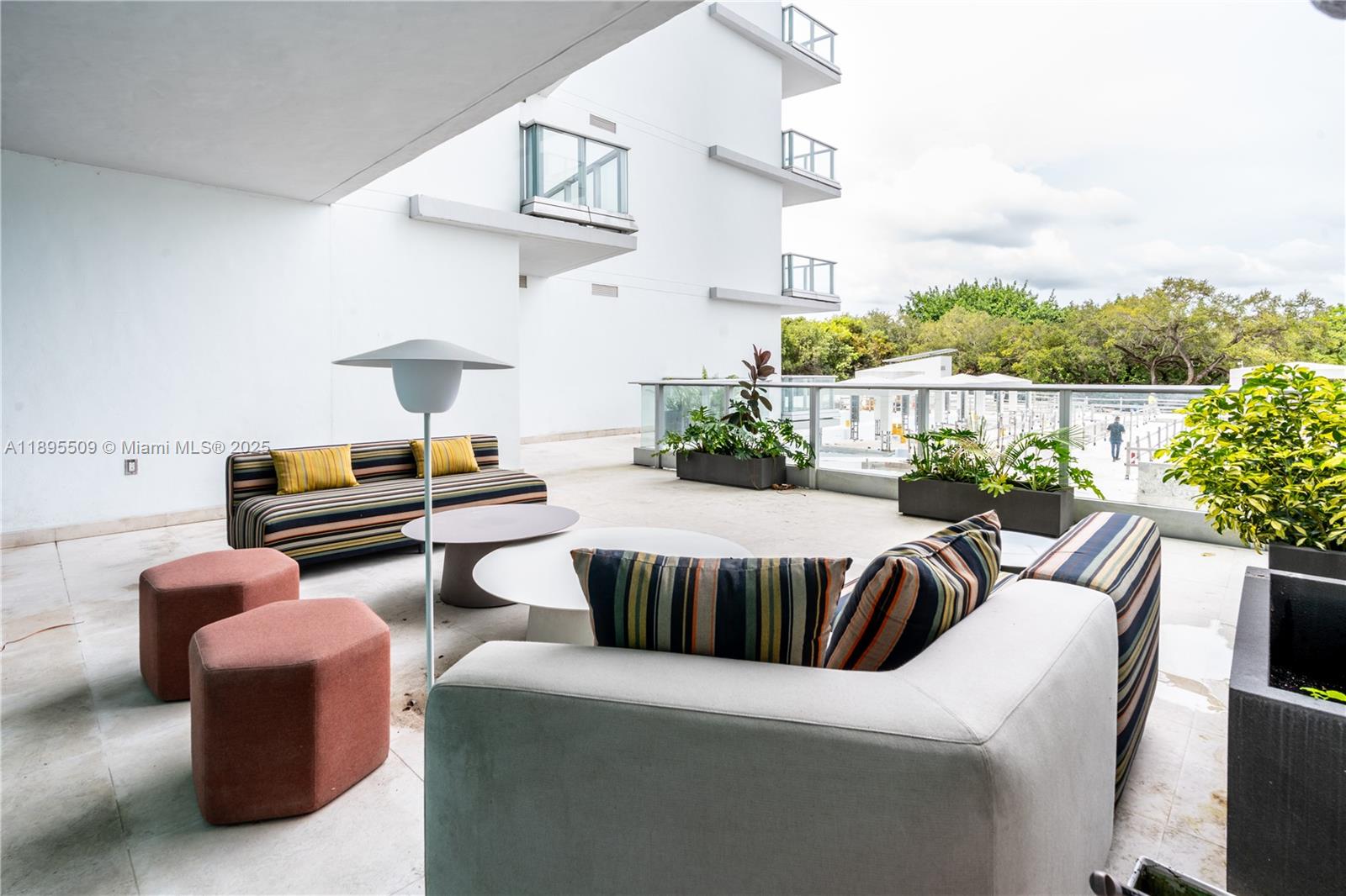 GROVENOR HOUSE CONDO - Residential Lease