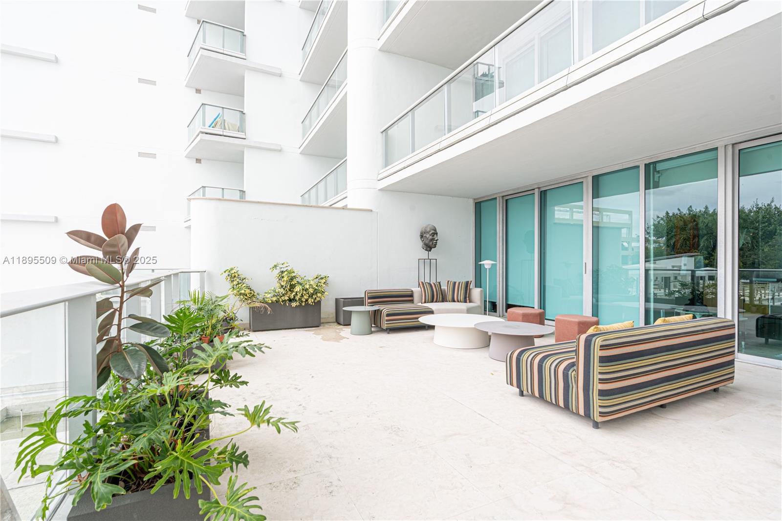 GROVENOR HOUSE CONDO - Residential Lease