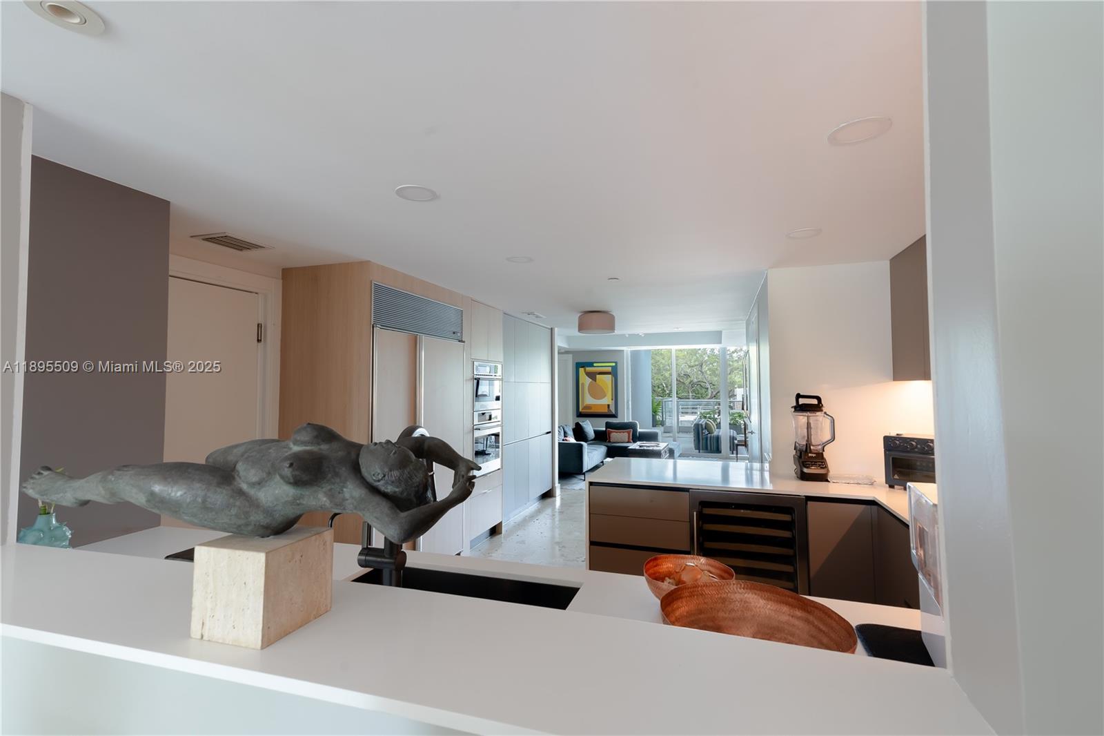 GROVENOR HOUSE CONDO - Residential Lease