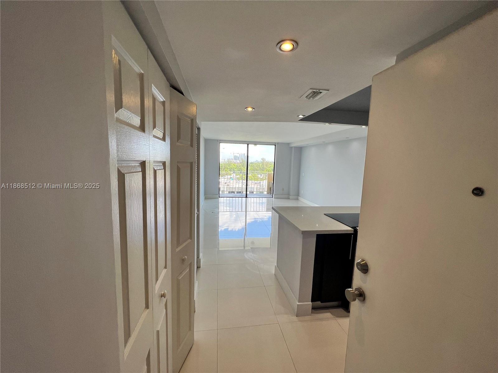 2350 NE 135 St 701