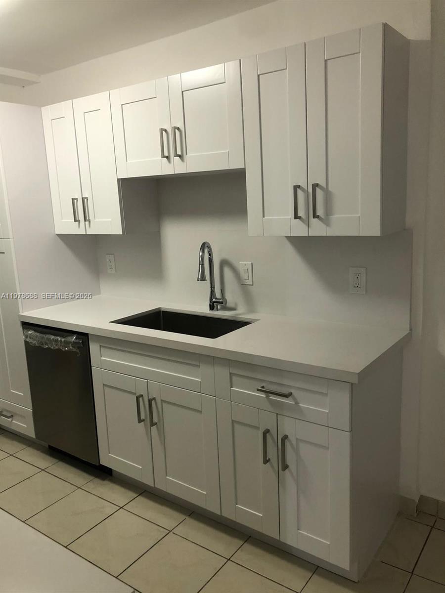 1200 NE Miami Gardens Dr 820W