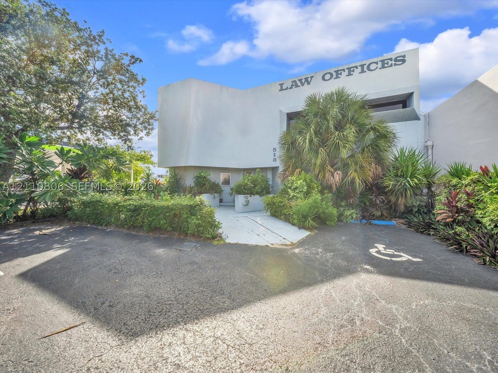 513 N State Road 7