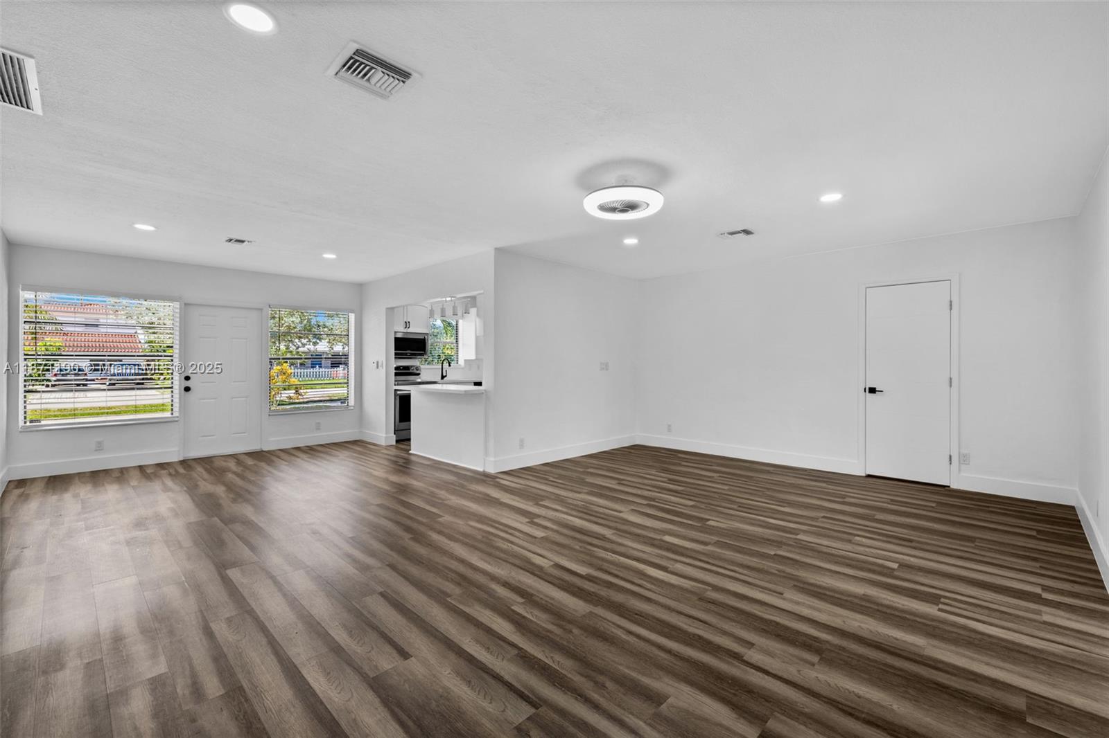 HOLLYWOOD HOMESITES REV P - Residential Lease