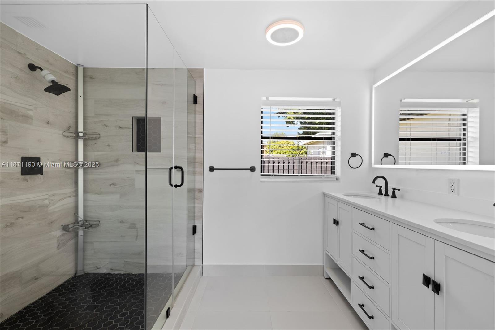 HOLLYWOOD HOMESITES REV P - Residential Lease