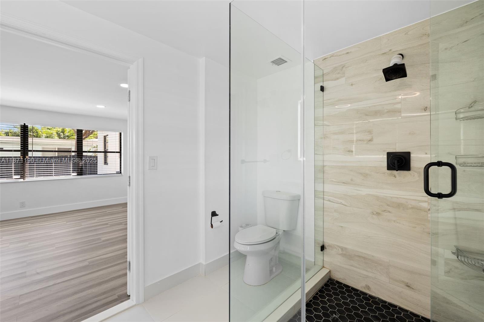 HOLLYWOOD HOMESITES REV P - Residential Lease