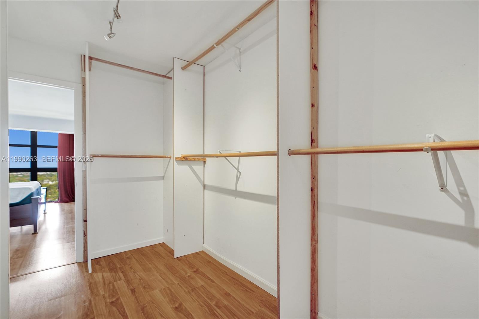 THE TOWERS OF QUAYSIDE CO - Residential