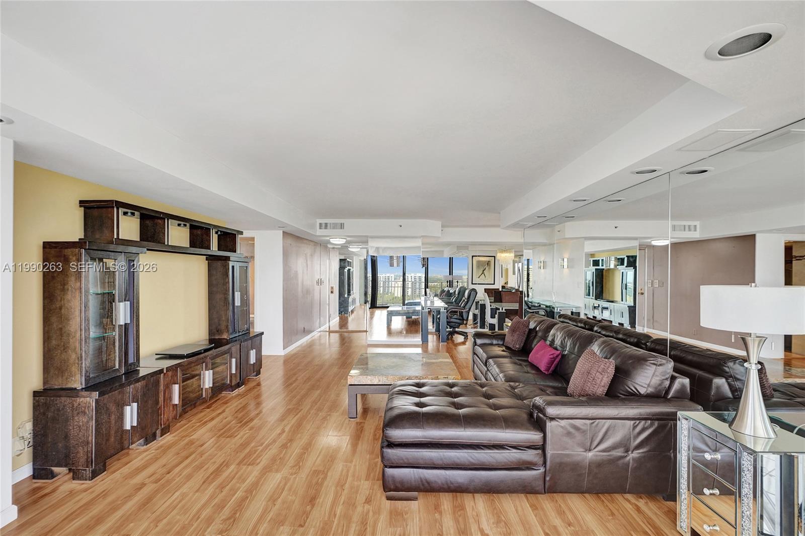 THE TOWERS OF QUAYSIDE CO - Residential