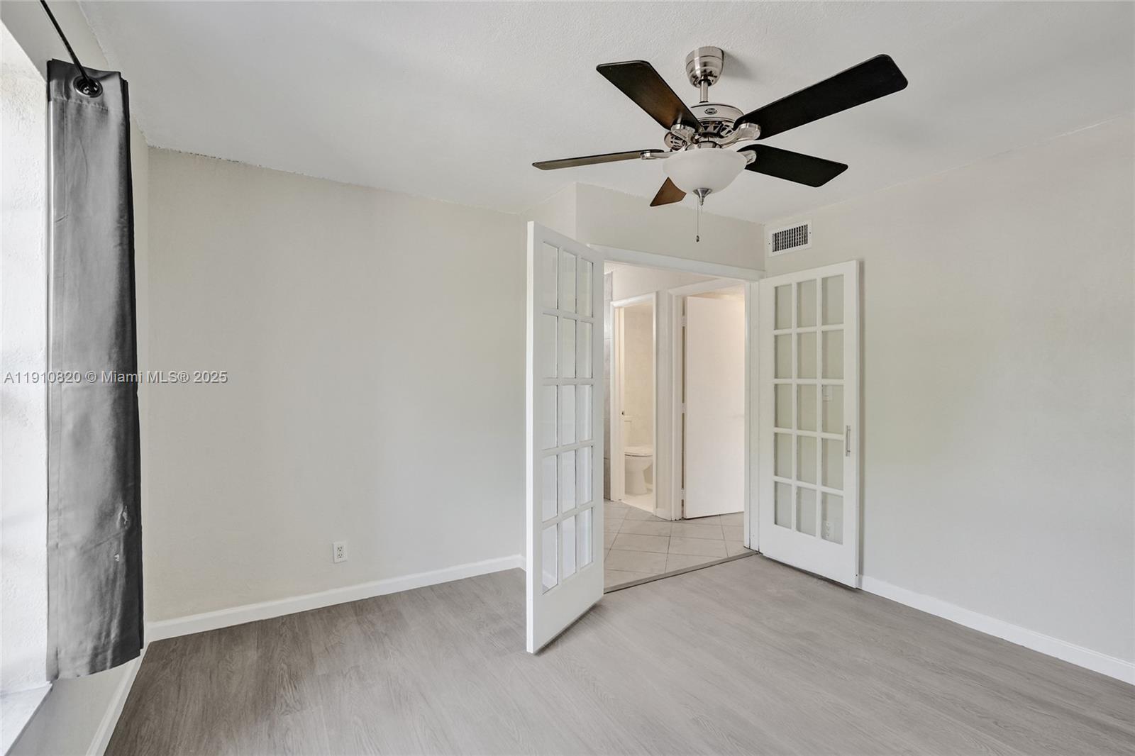 WOOD HUE I CONDO - Residential