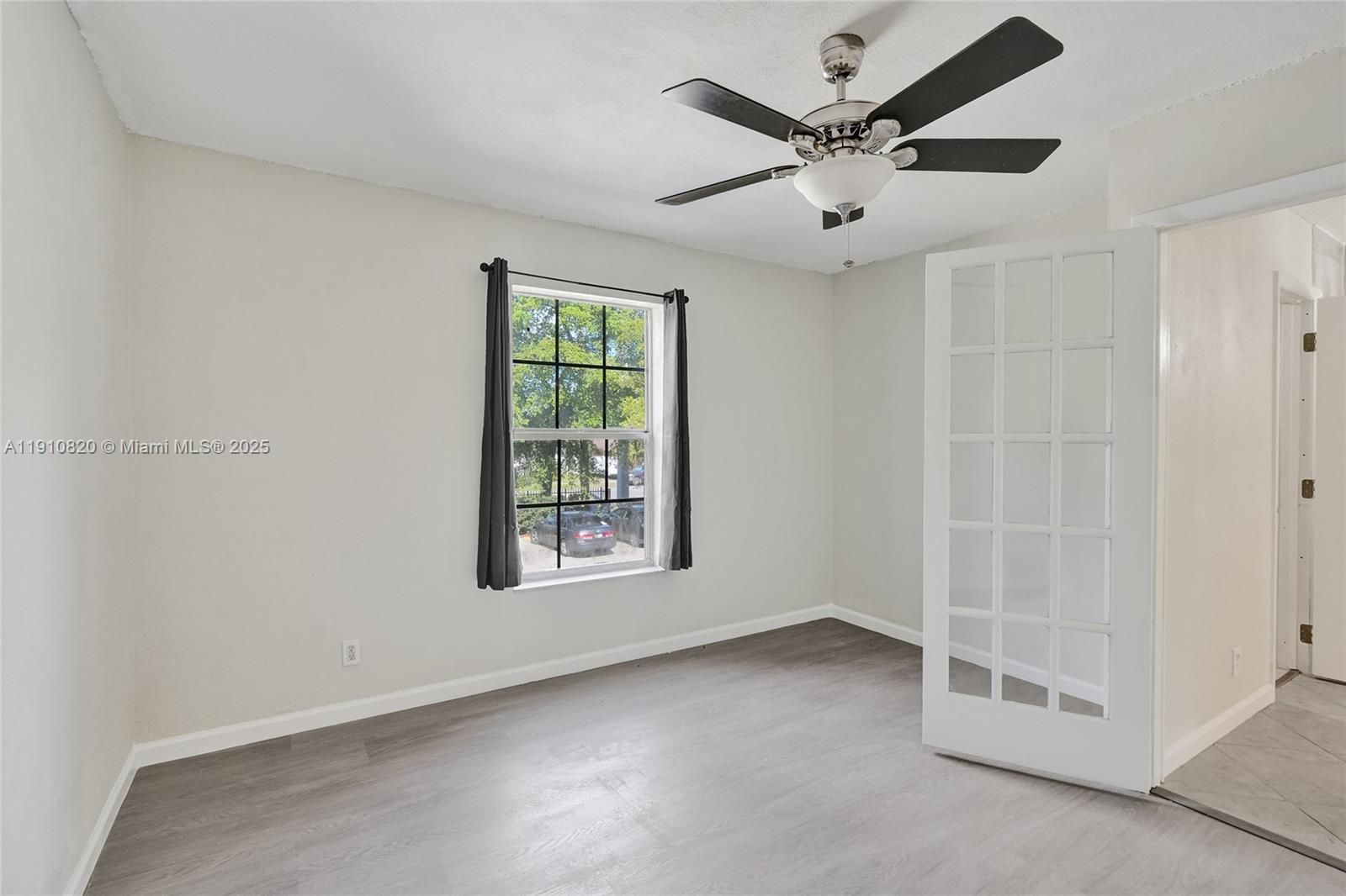 WOOD HUE I CONDO - Residential