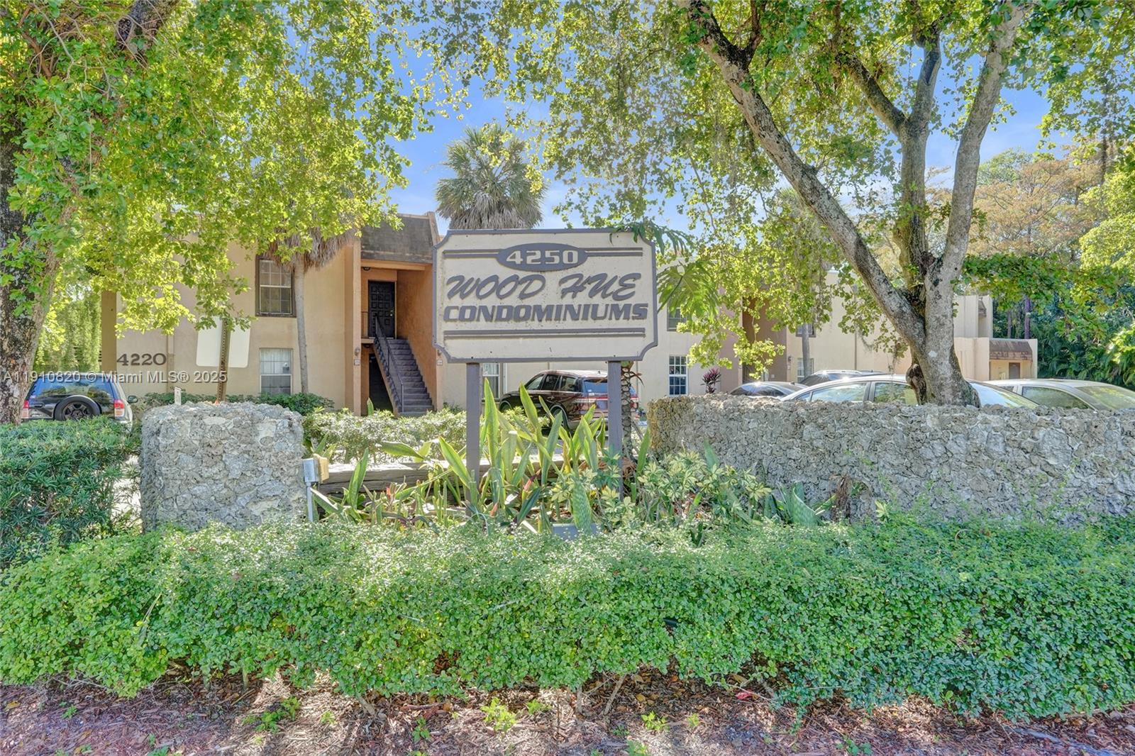 WOOD HUE I CONDO - Residential