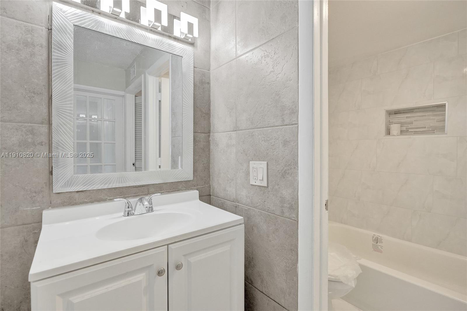 WOOD HUE I CONDO - Residential