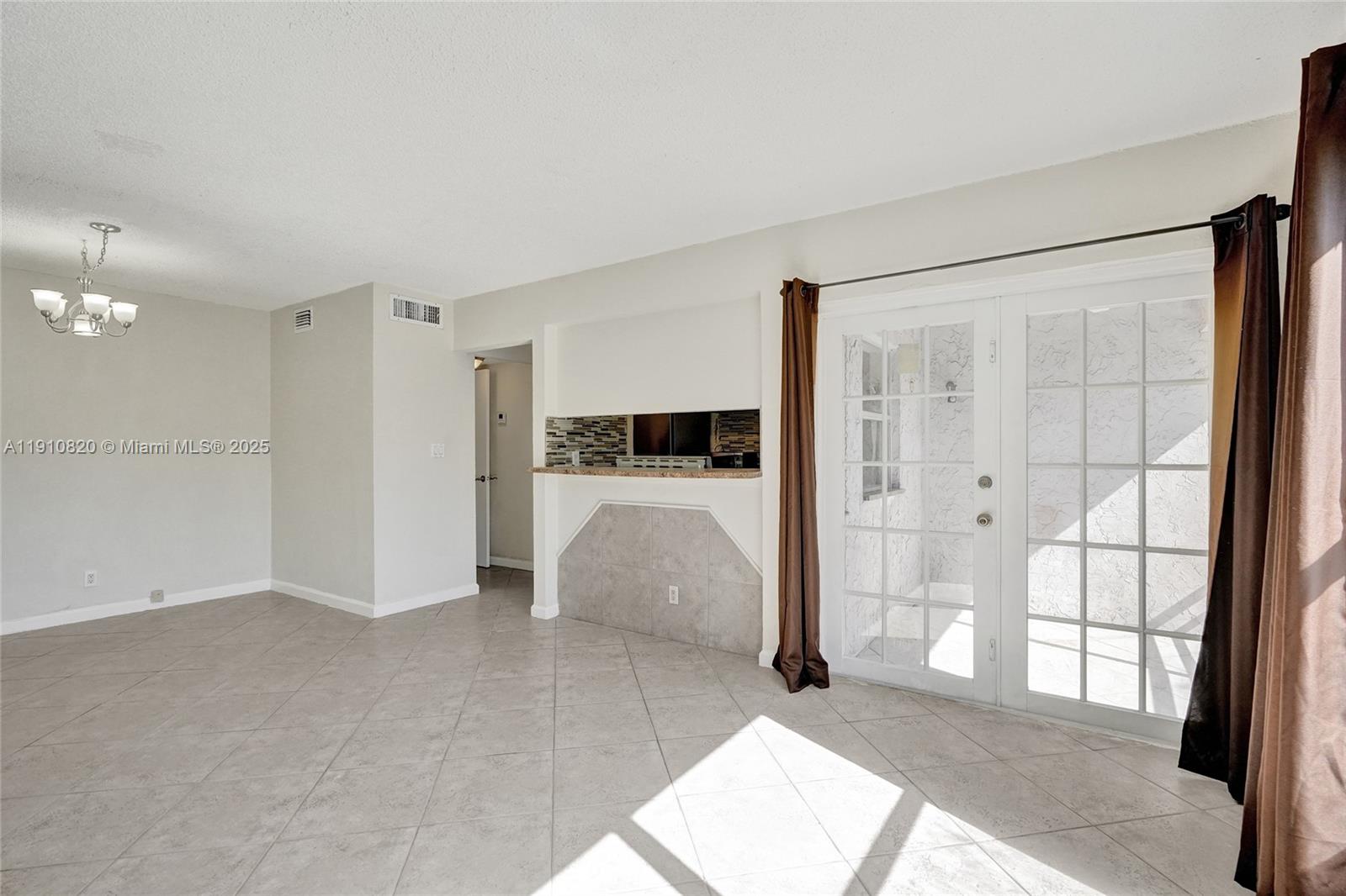 WOOD HUE I CONDO - Residential