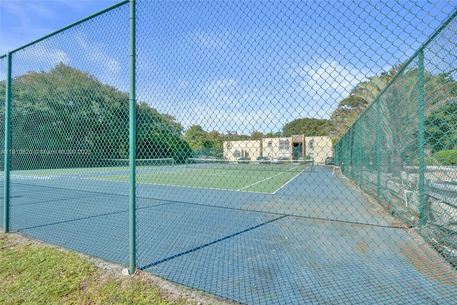 WOOD HUE I CONDO - Residential