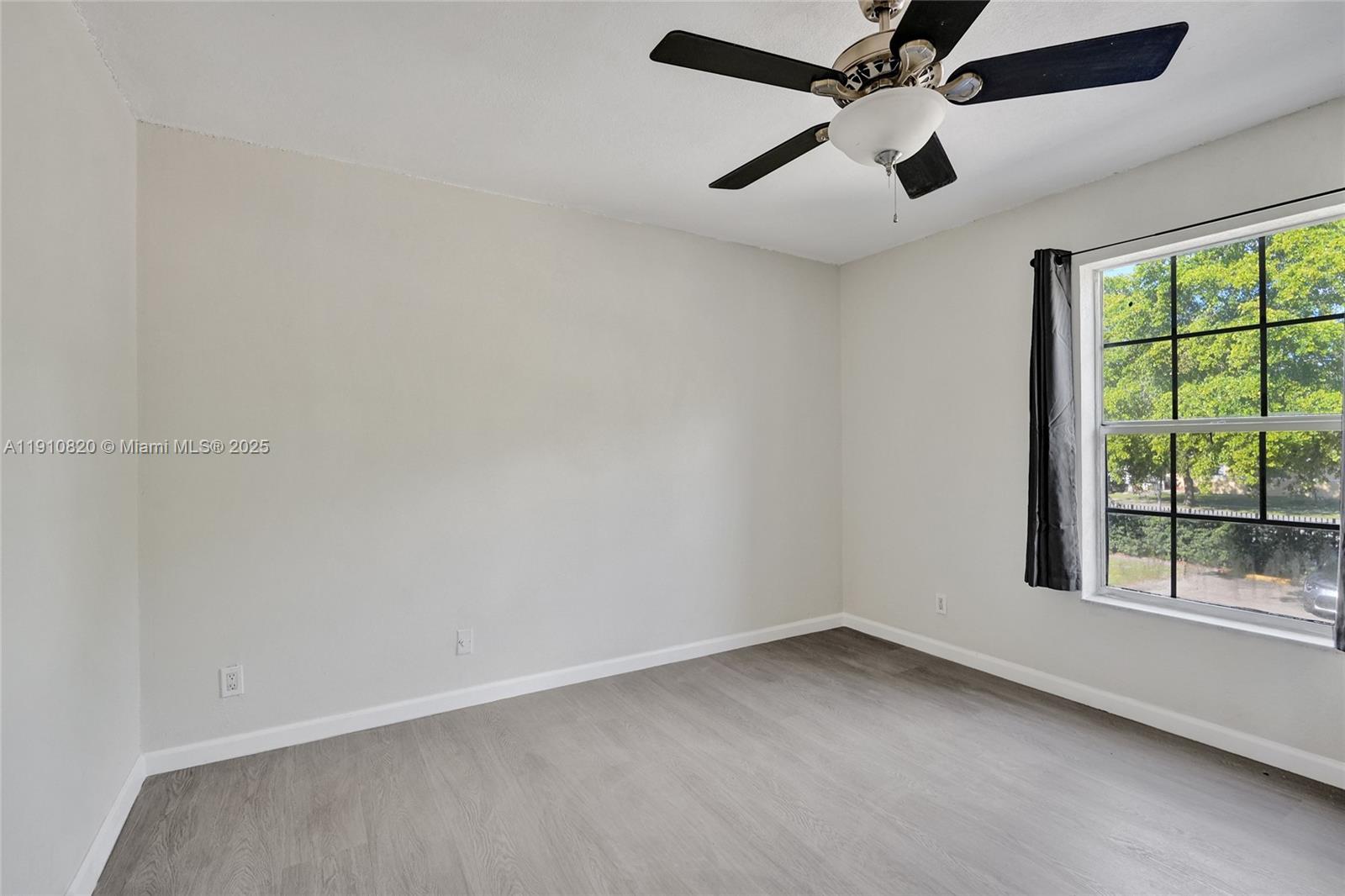 WOOD HUE I CONDO - Residential