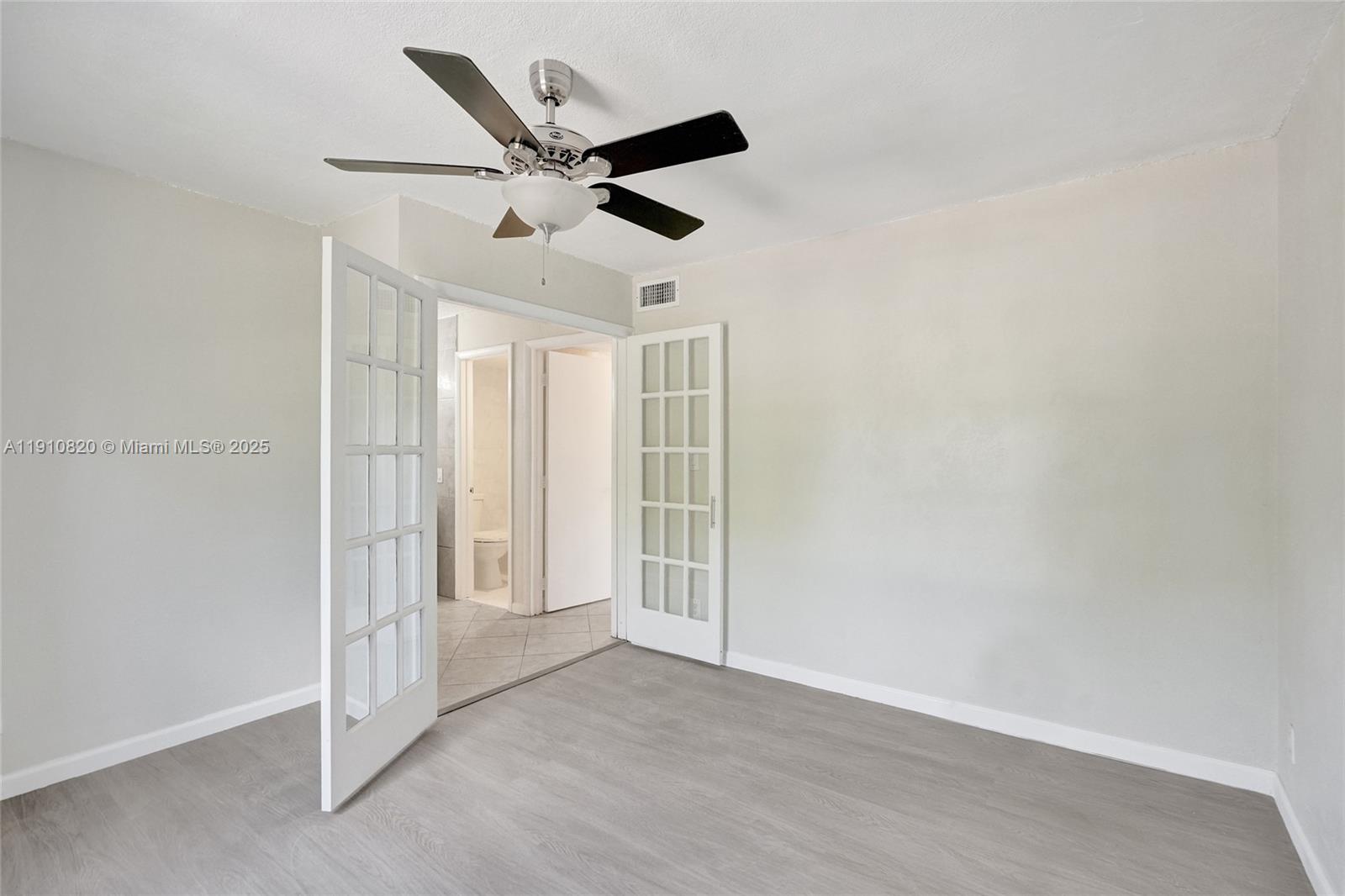 WOOD HUE I CONDO - Residential