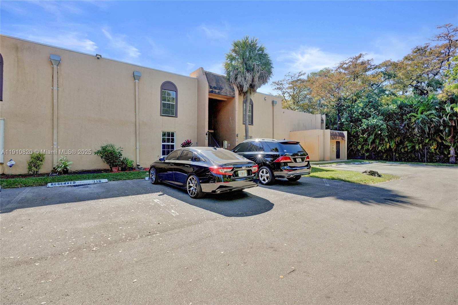 WOOD HUE I CONDO - Residential