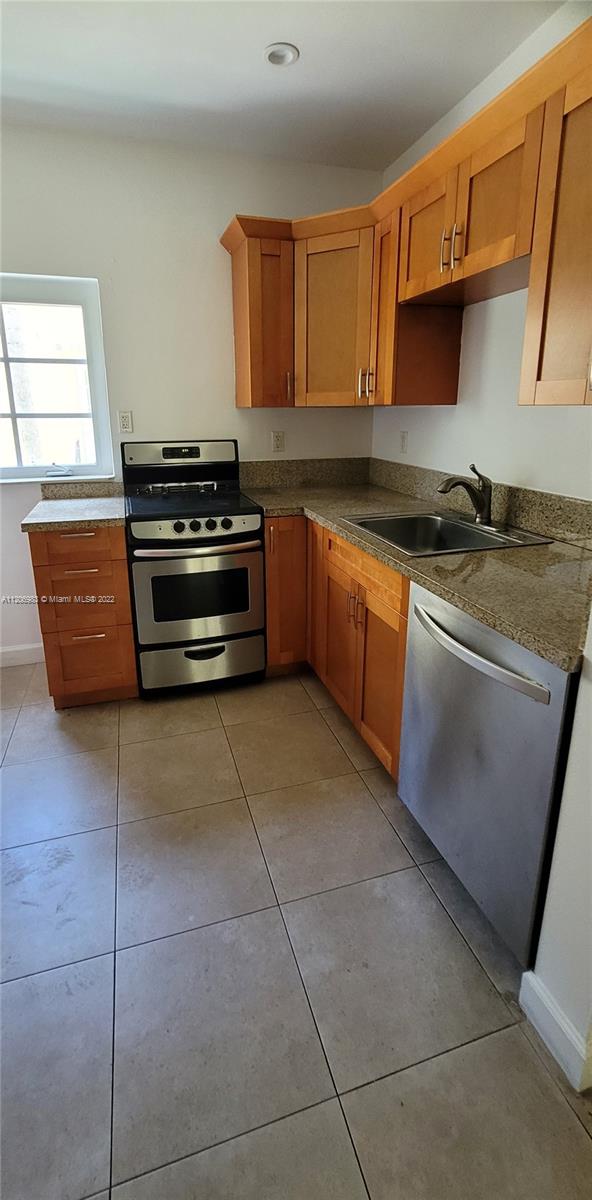 C GAB DOUGLAS SEC - Residential Lease