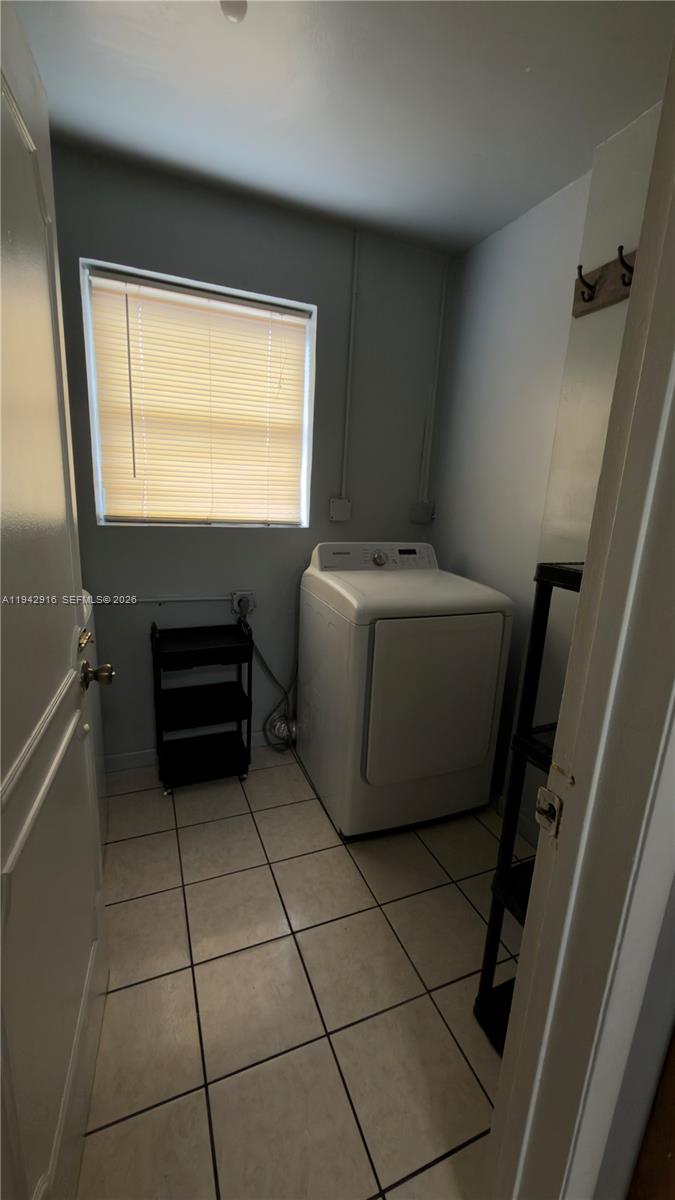 3731 NE 12th Ter