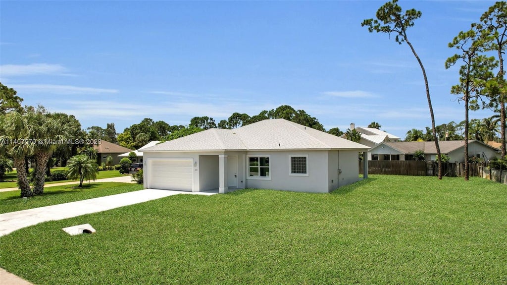 Photo of 4501 Redwood Dr, Fort Pierce, FL 34951 (MLS # A11407570)