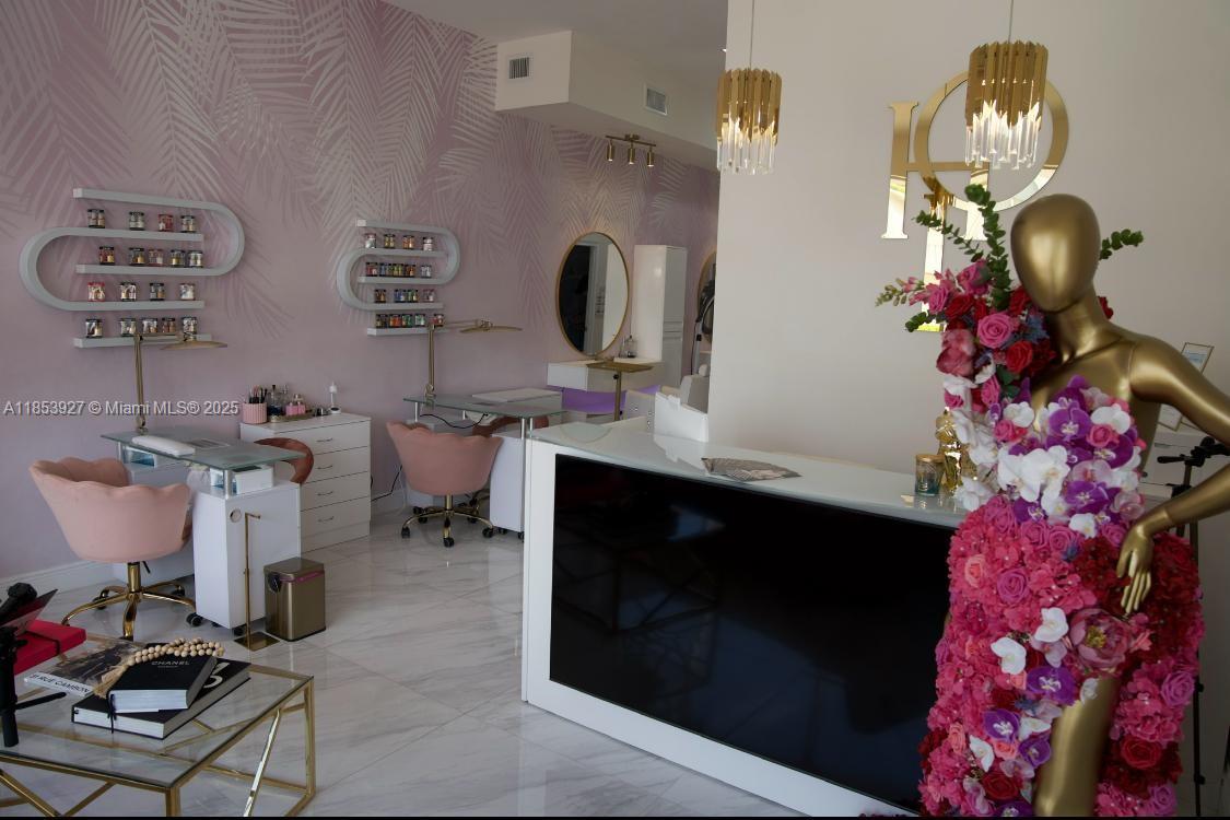 5870 W Flagler