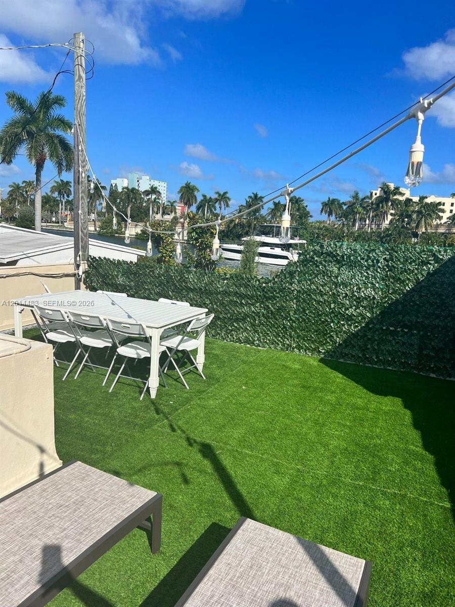 Hollywood, Florida, 33019, United States, 5 Bedrooms Bedrooms, ,3 BathroomsBathrooms,Residential,Active,2052100