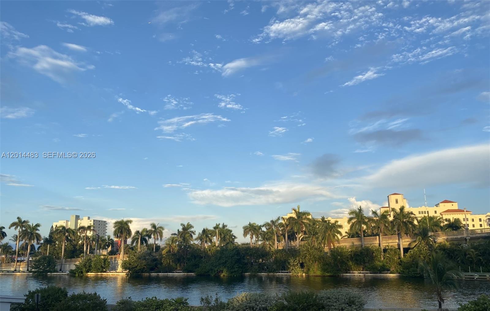 HOLLYWOOD LAKES SECTION - Residential