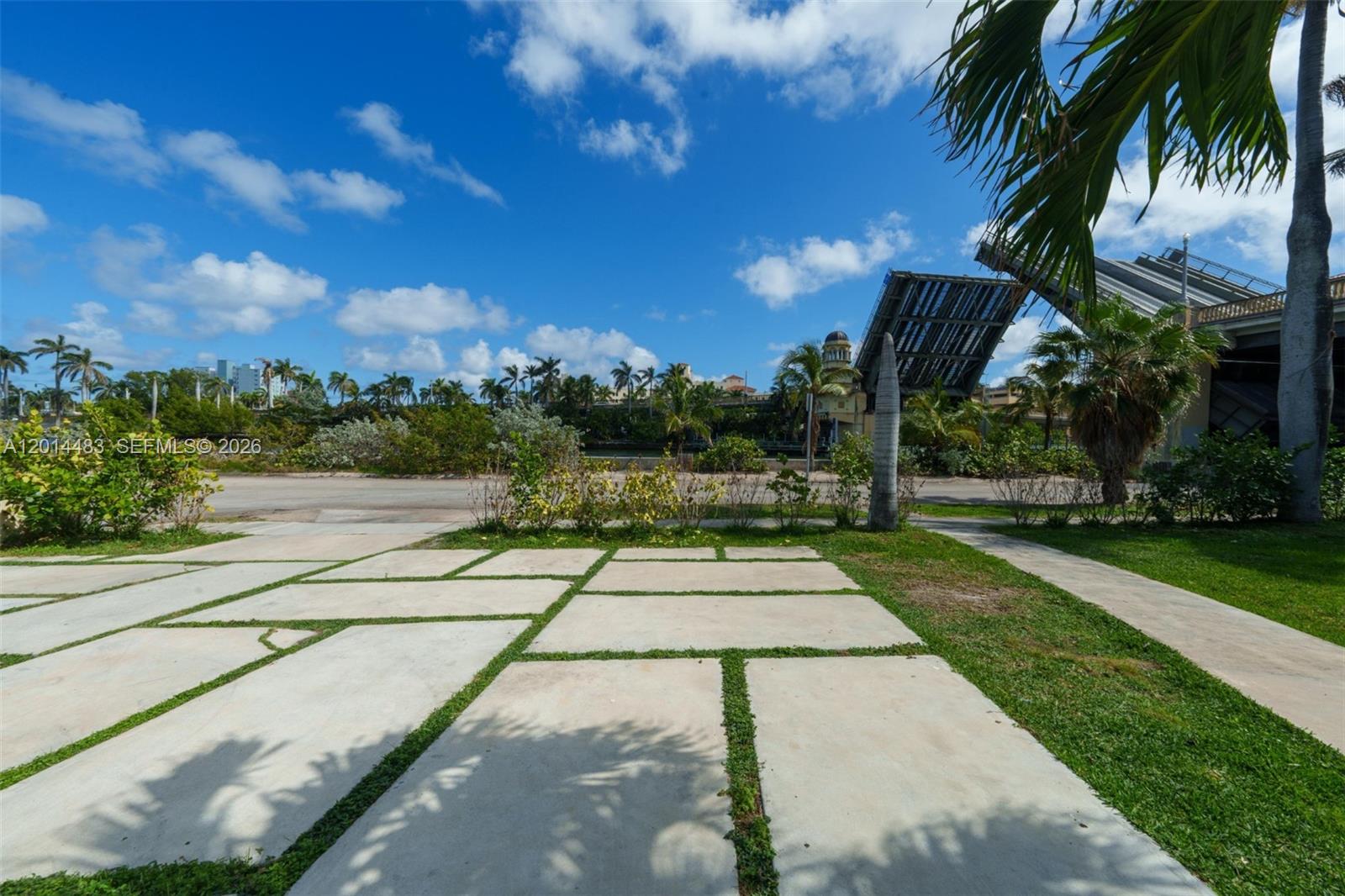 Hollywood, Florida, 33019, United States, 5 Bedrooms Bedrooms, ,3 BathroomsBathrooms,Residential,Active,2052100