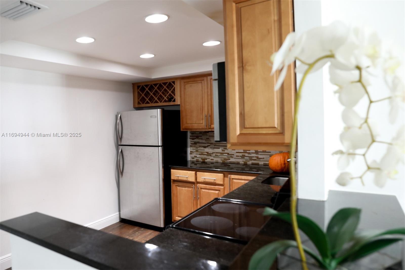 BAYSHORE PLACE CONDO - Residential