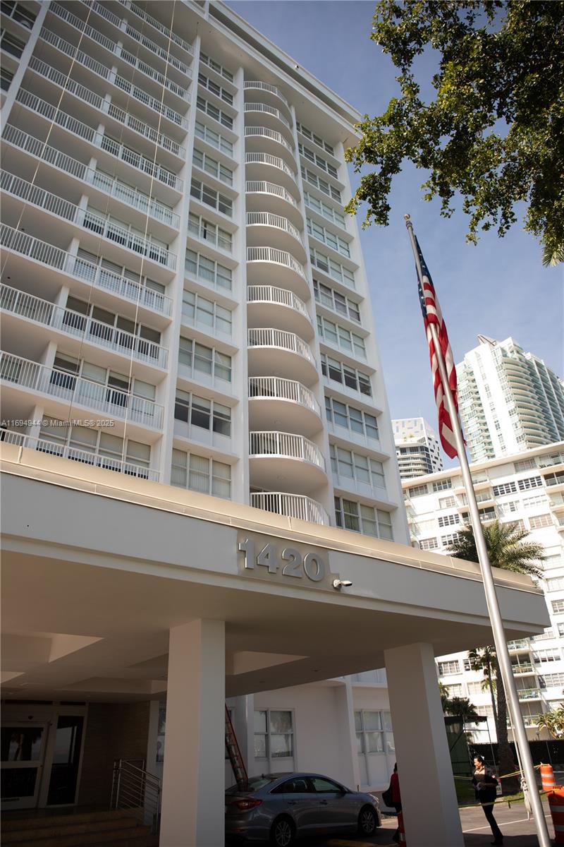 BAYSHORE PLACE CONDO - Residential